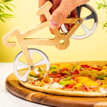 Houten fiets pizzasnijder